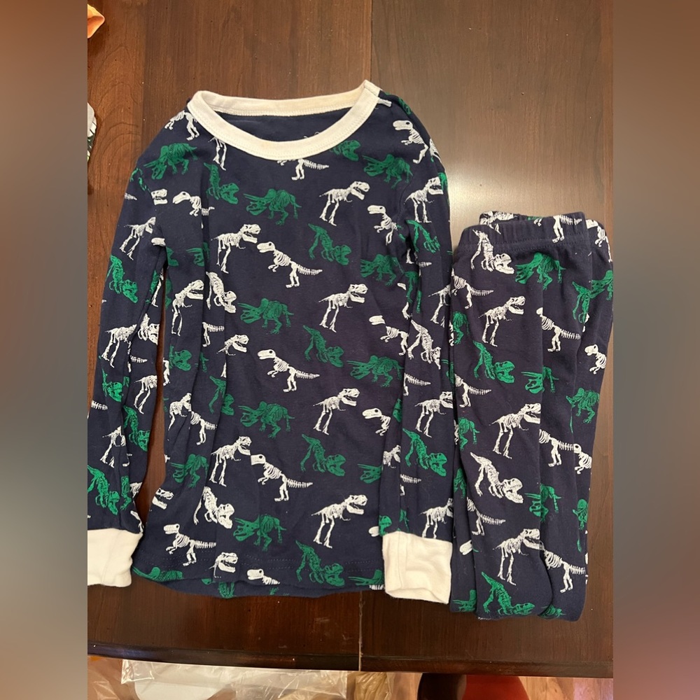 Boys pajamas sets size 6